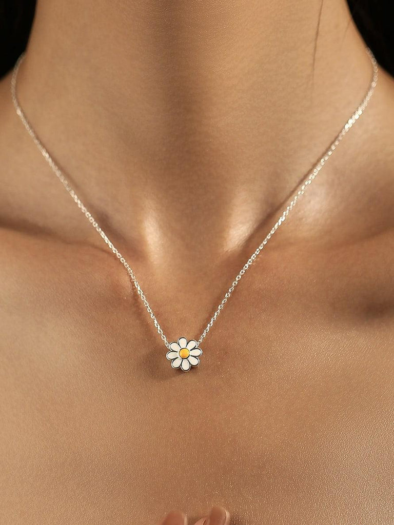 Daisy Pendant Necklace - Arabella Cleo